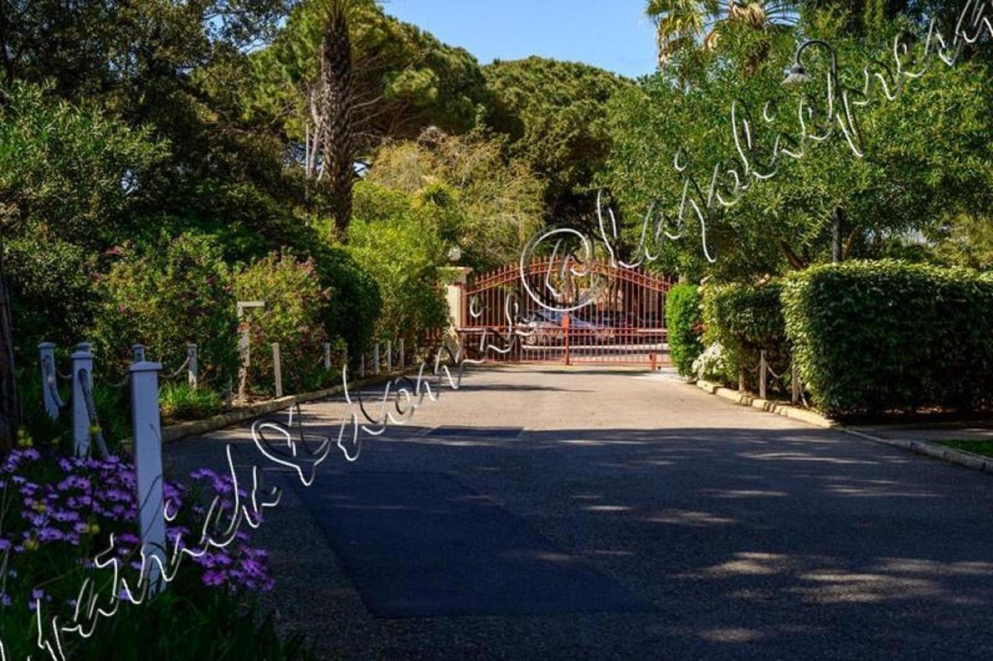 Magnifique Parc De La Presqu'Ile Avec Piscine Et Plage Face A Porquerolles ! 耶尔 外观 照片