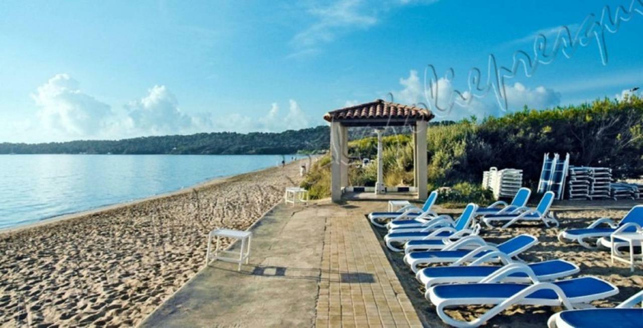 Magnifique Parc De La Presqu'Ile Avec Piscine Et Plage Face A Porquerolles ! 耶尔 外观 照片